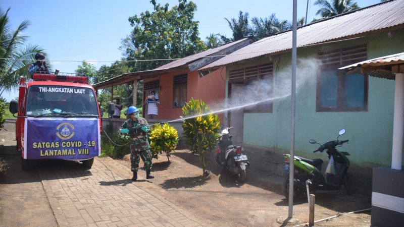Cegah Covid-19, Lantamal VIII Lakukan Penyemprotan Disinfektan di Pandu