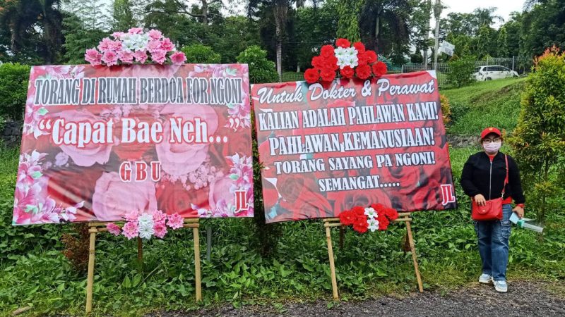 Karangan Bunga Jeane Laluyan untuk Semangati Perawat dan Pasien COVID-19