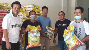 DPC Demokrat Sangihe Bantu Warga Terdampak COVID-19