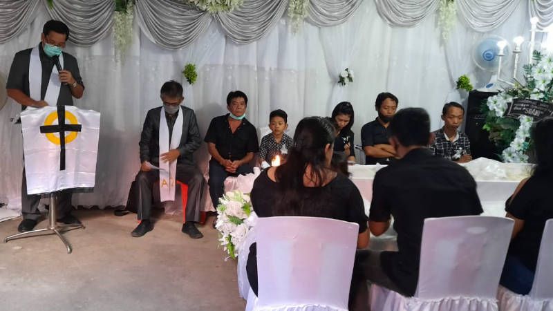 Di Tengah Pandemi COVID-19, Wagub Steven Kandouw Pimpin Ibadah Pemakaman Jemaat
