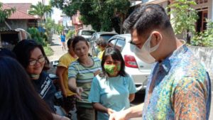 Peduli Pencegahan COVID-19, James Arthur Kojongian Bagi-bagi Masker
