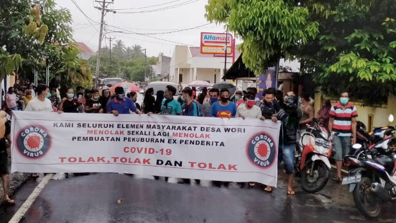 Tolak TPU Jenazah COVID-19, Warga Wori Hadang Rombongan Asisten I Pemprov Sulut