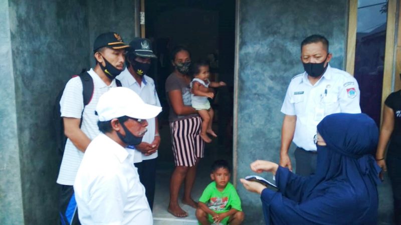 Kepala DKP Turun Langsung Serahkan Bantuan ke Masyarakat