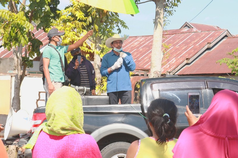 Tak Kenal Lelah, Bupati Sehan Landjar Terus Sosialisasi Bahaya COVID-19