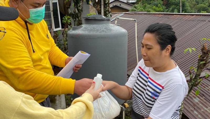 Wamendag Jerry Sambuaga Salurkan Alat Kesehatan dan Sembako untuk Masyarakat Manado
