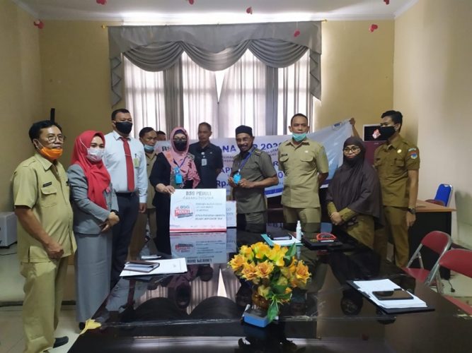 Pemkab Boltim Terima Bantuan APD dari Bank SulutGo Cabang Tutuyan