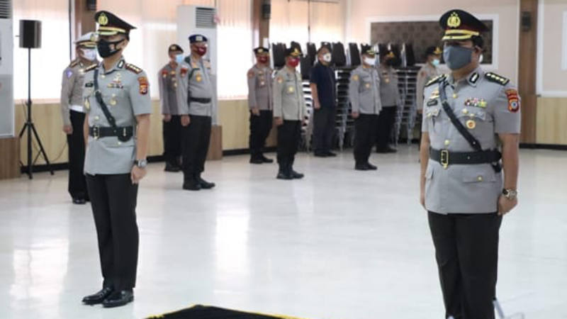 Gunakan Aplikasi Zoom, Royke Lumowa Pimpin Serah Terima 3 Pejabat Polda Sulut