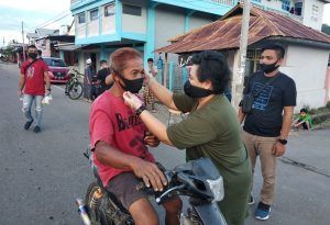 Ketua KNPI Boltim Kembali Pimpin Pembagian Takjil dan Masker Gratis di Kotabunan