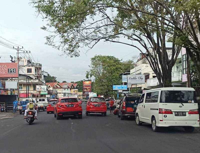 Jalanan Manado Mulai Padat, Kawasan Ekonomi Khusus Paling Ramai