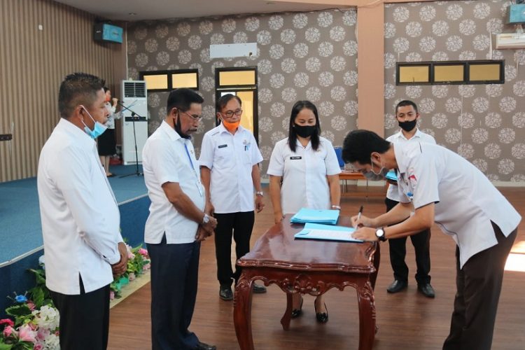 Pimpinan SKPD di Boltim Lakukan Penandatanganan Pakta Integritas Bebas dari KKN