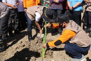 Bupati Sehan Landjar Canangkan SKPD Menanam, Antisipasi Krisis Pangan