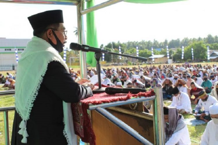 Bupati Sehan Landjar Jadi Khotib Shalat Idul Fitri 1441 Hijriah di Lapangan Tutuyan
