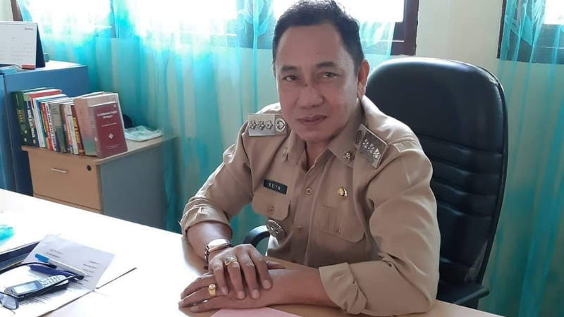 Camat Reyn Heydemans Tegaskan Pengurusan Surat Perjalanan Gratis 8 Camat Reyn Heydemans Tegaskan Pengurusan Surat Perjalanan Gratis