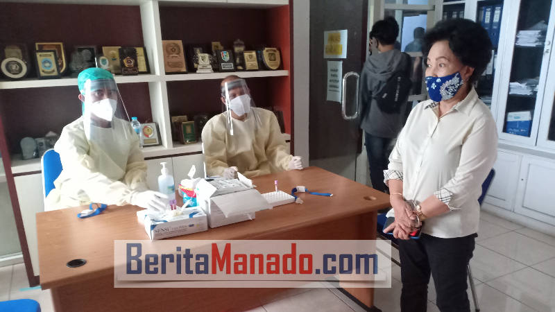 Boby Daud Puji Ketua Demokrat Manado Nortje Van Bone