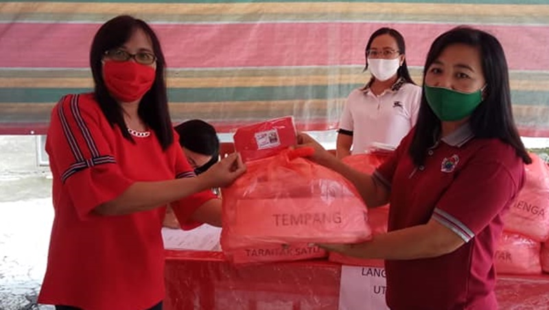 Kecamatan Langowan Utara Salurkan Bantuan Masker Pemkab Minahasa