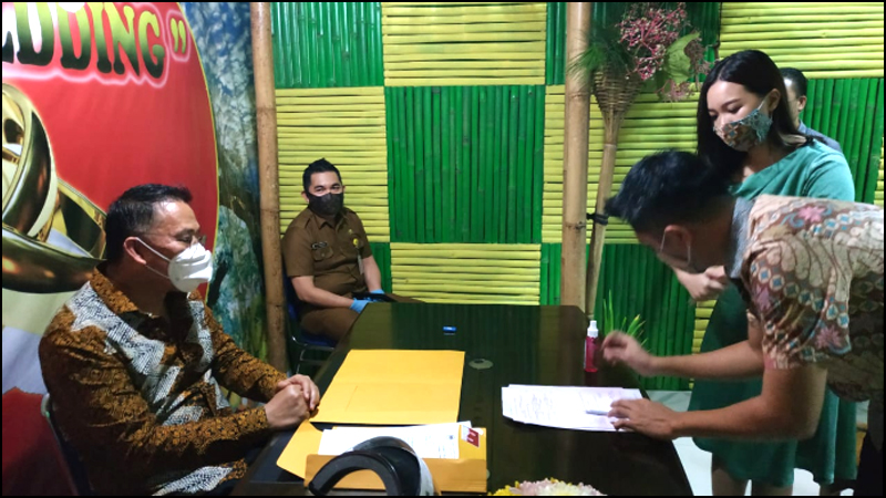 Wali Kota Tomohon Jadi Pencatat Sipil Keluarga Baru Sembel-Wowor