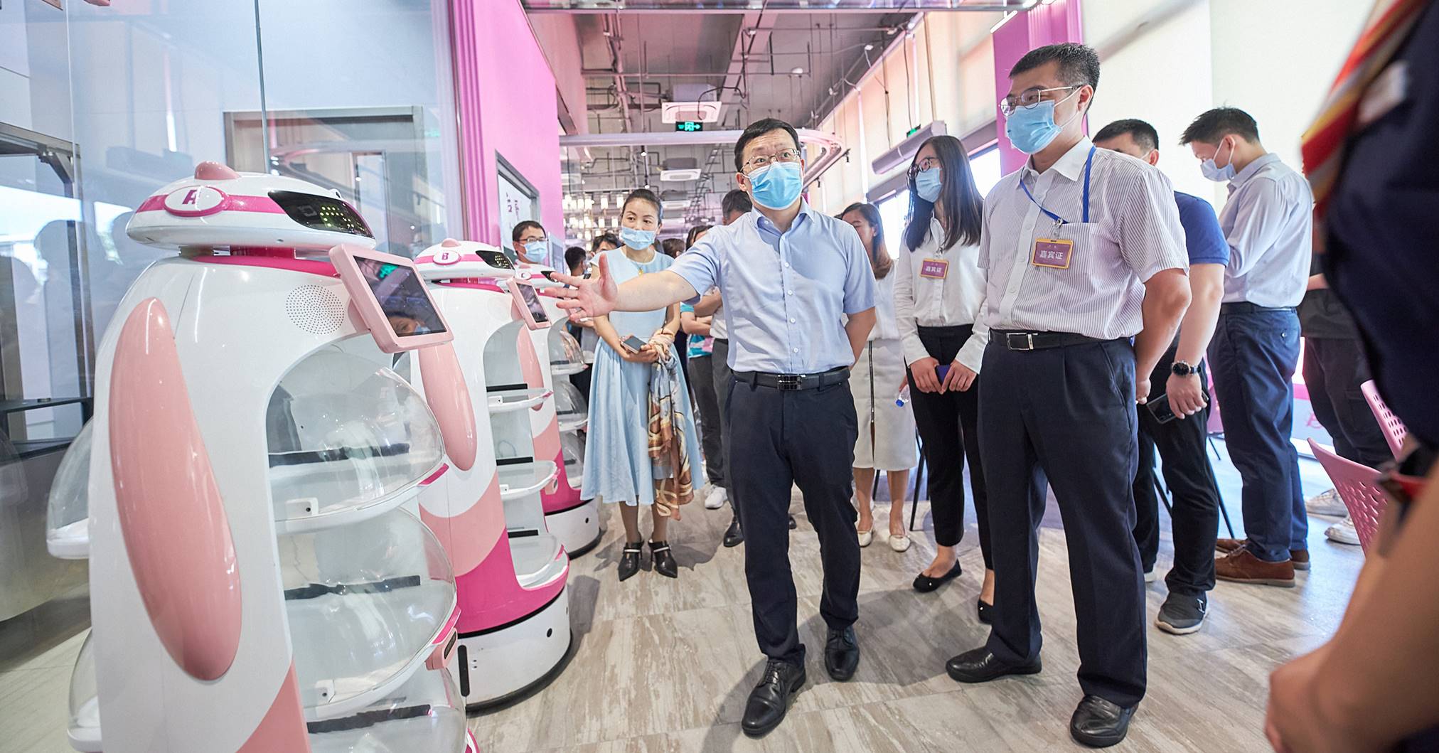 Wow! Ini Restoran Pertama yang Dilayani Robot