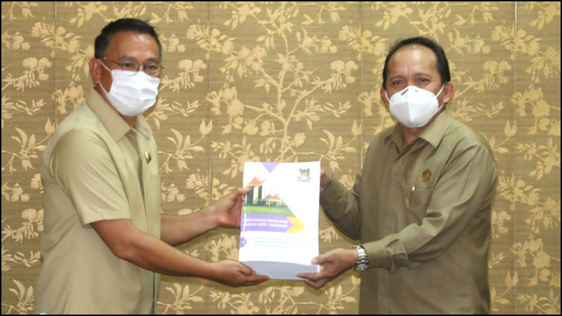 Sampaikan Ranperda Pertanggungjawaban APBD 2019, Eman Sebut WTP Untuk Masyarakat Tomohon