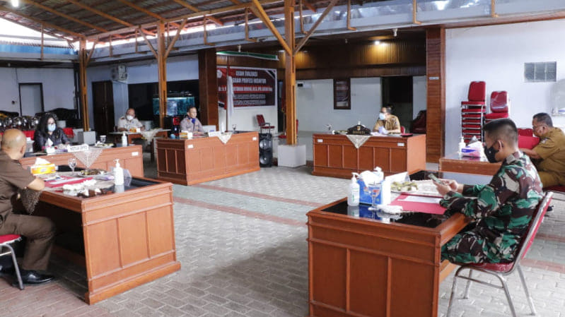 Rapat FORKOPIMDA, Bupati Royke Roring Bahas Isu Stretegis Ini