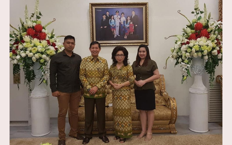 Vicky Lumentut di Mata Doddy dan Herry; Dicaci Maki Tapi Mendoakan 4 Vicky Lumentut di Mata Doddy dan Herry; Dicaci Maki Tapi Mendoakan