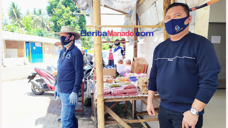 Syukuri 4 Tahun Kepemimpinan, Vicky Lumentut Serahkan Doorprize di Pasar Restorasi