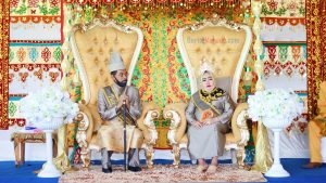 Bupati Sehan Landjar Dianugerahi Gelar Adat Tule’ Molantud