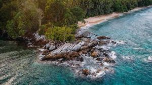 Mulai Agustus, Pemkab Bolmut Tarik Tarif Masuk ke Objek Wisata Batu Pinagut