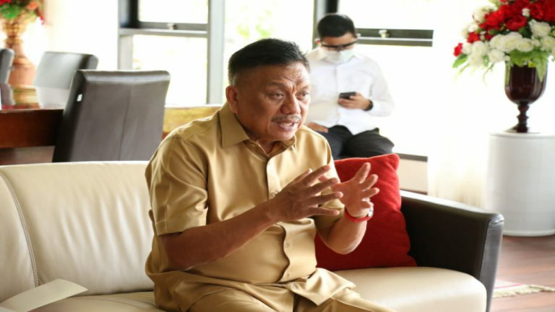 Ngobrol Asik Bareng Petani Milenial, Olly Dondokambey Ajak Tingkatkan 4 Hal Ini