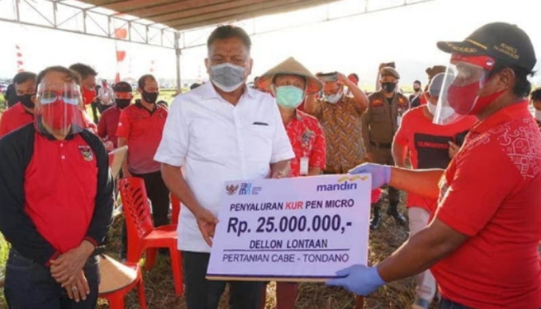 Gerakan Percepatan Olah Tanah, Royke Roring Lakukan Ini Bersama Olly Dondokambey 8 Gerakan Percepatan Olah Tanah, Royke Roring Lakukan Ini Bersama Olly Dondokambey