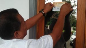 Giliran Rumah Bupati Depri Pontoh Dicoklit PPDP