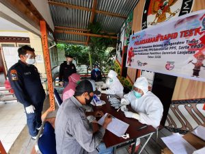 Lindungi Penyelenggara dan Masyarakat, KPU Boltim Gelar Rapid Test