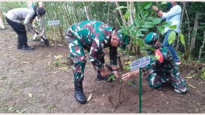 Brigjen TNI Prince Meyer Putong dan Wali Kota Tatong Tanam Pohon Berbagai Jenis di Hutan Kota