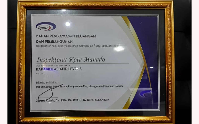 Vicky Lumentut Terima Penghargaan Level 3 Kapabilitas APIP dari BPKP