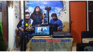 Panggung Ditutup Tanpa Solusi, Musisi Cafe Ngamen Online