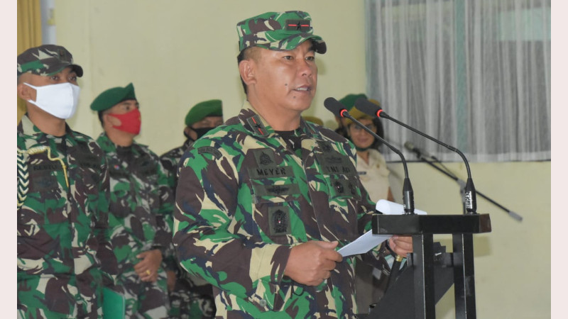 Brigjen TNI Prince Meyer Putong Pimpin Upacara Wisuda Purnawira 10 Brigjen TNI Prince Meyer Putong Pimpin Upacara Wisuda Purnawira