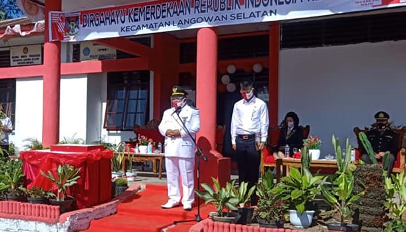 Donald Lumingkewas Nonton Bareng Upacara Penurunan Bendera di Istana Negara Jakarta