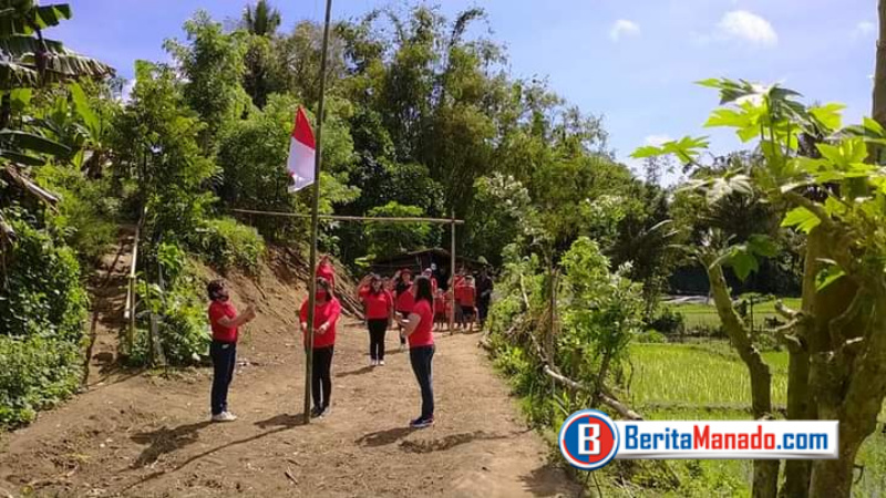 Spontan, IRT Walewangko Gelar Upacara di Kebun