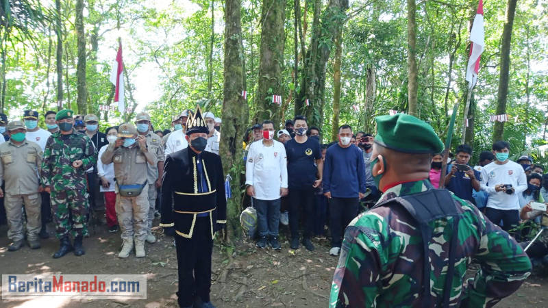 HUT ke-75 RI, Vicky Lumentut Catat Sejarah di Puncak Manado Tua