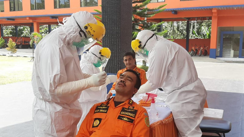 86 Pegawai Basarnas Manado Jalani Swab Test