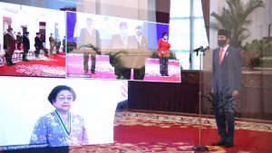 Presiden Jokowi Anugerahkan Tanda Jasa dan Kehormatan bagi 53 Tokoh, Berikut Daftarnya