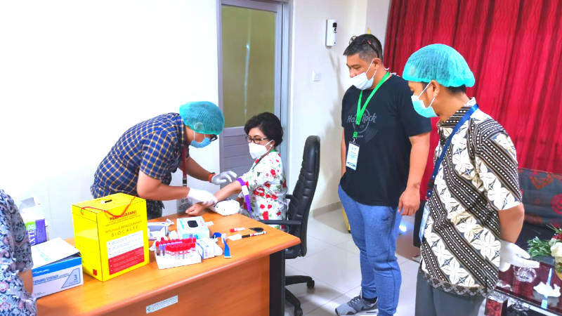 PILWALKOT MANADO: Pemerikasaan Kesehatan Bejalan Lancar, Julyeta Runtuwene-Harley Mangindaan Apresiasi Tim Medis