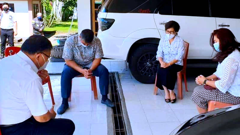 Pdt Hein Arina Doakan Julyeta Runtuwene-Harley Mangindaan