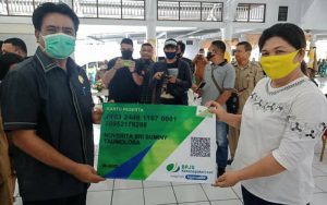 Terus Jamin Tenaga Kerja di Sangihe, Pemkab Kembali Serahkan 556 Kartu BPJAMSOSTEK