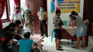Kompak! TNI – Polri Dampingi Penyaluran BLT DD di Wilayah Perbatasan