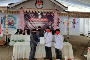 Suhendro Boroma dan Rusdi Gumalangit Jadi Pendaftar Terakhir di KPU Boltim