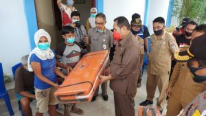 Pemkab Boltim Beri Bantuan Warga Motongkad Utara yang Rumahnya Ludes Terbakar