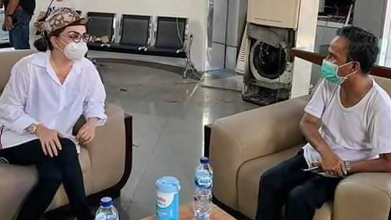 Pertemuan Tetty Paruntu dan Helmud Hontong belum lama ini