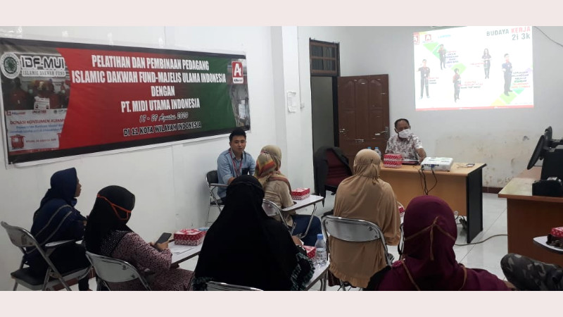 Selain Gerobak dan Modal, Alfamidi Bersama IDF-MUI juga Beri Pelatihan Bisnis UMKM