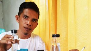Berbekal Materi Penelitian Skripsi, Pemuda Bolmut Sulap Buah Kelapa Jadi VCO
