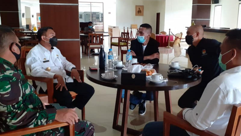 PILBUP MINUT: Pjs Bupati Clay Dondokambey Rakor Pengawasan Tahapan Kampanye